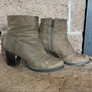 Clarks Leather High Heeled Bootie size 8.5